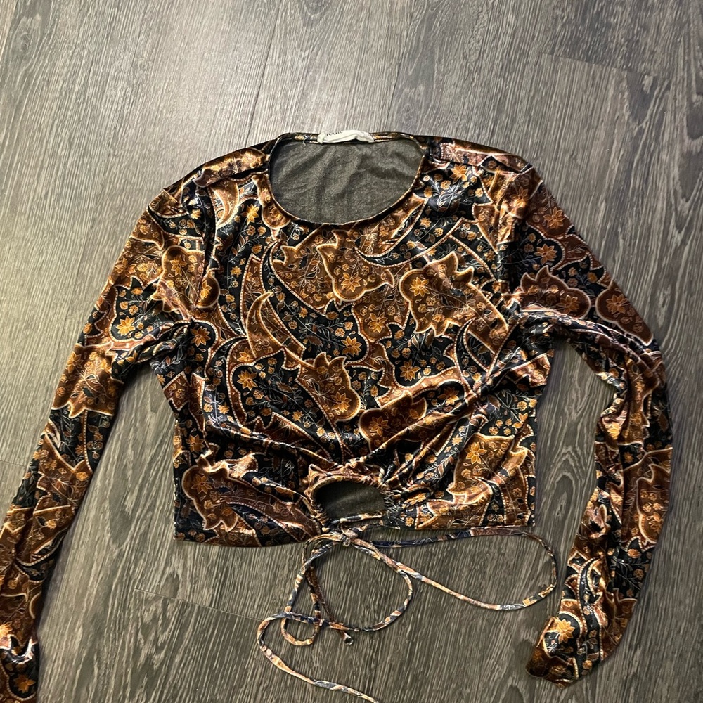 Long sleeve Elodie patterned top. Size Large